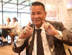 Filosofi Penampilan Glamor Hotman Paris yang Bermakna