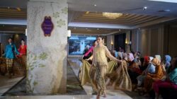 Batik Danar Hadi Rilis Inovasi Kebaya Modern